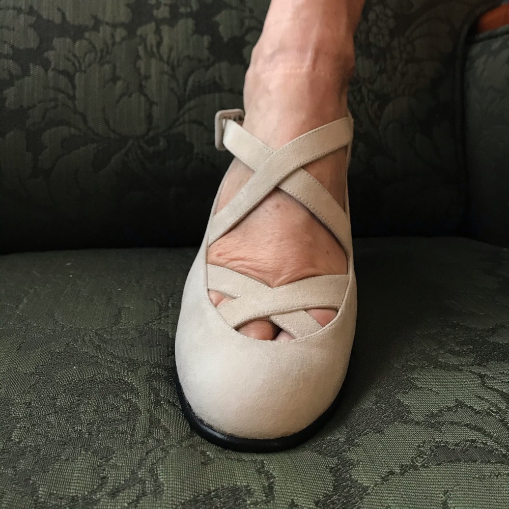 Martinez Valero creme suede heels